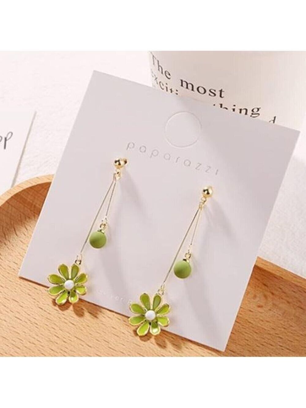 Daisy Flower Stud Earrings Green Chrysanthemum Dangle Earring Little Sun Flower